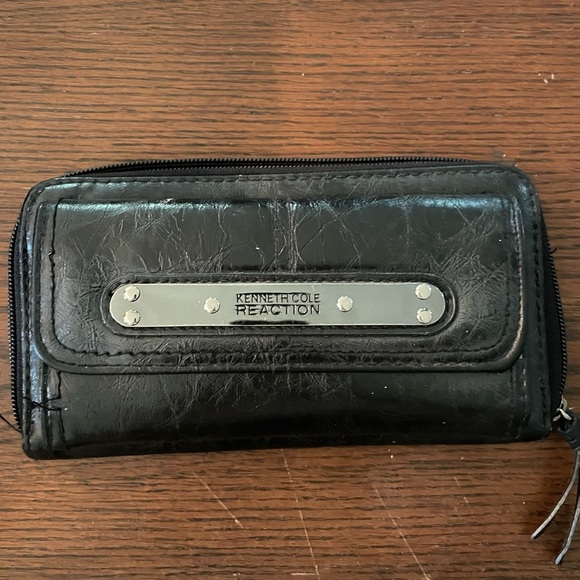 Kenneth Cole Reaction Handbags - *FINAL MARKDOWN* Women’s wallet